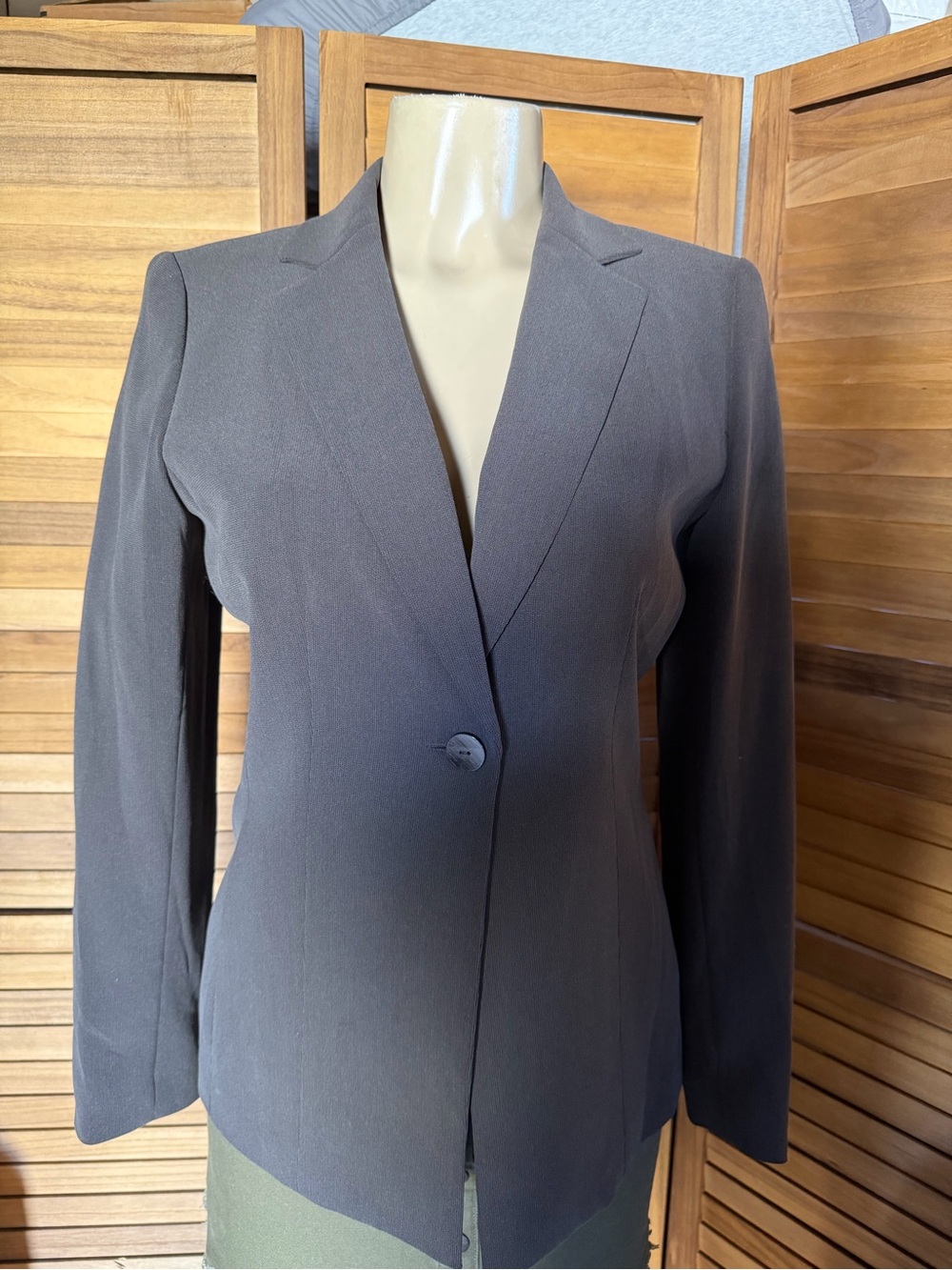 Women's Single-Button Tailored Blazer in Charcoal Gray